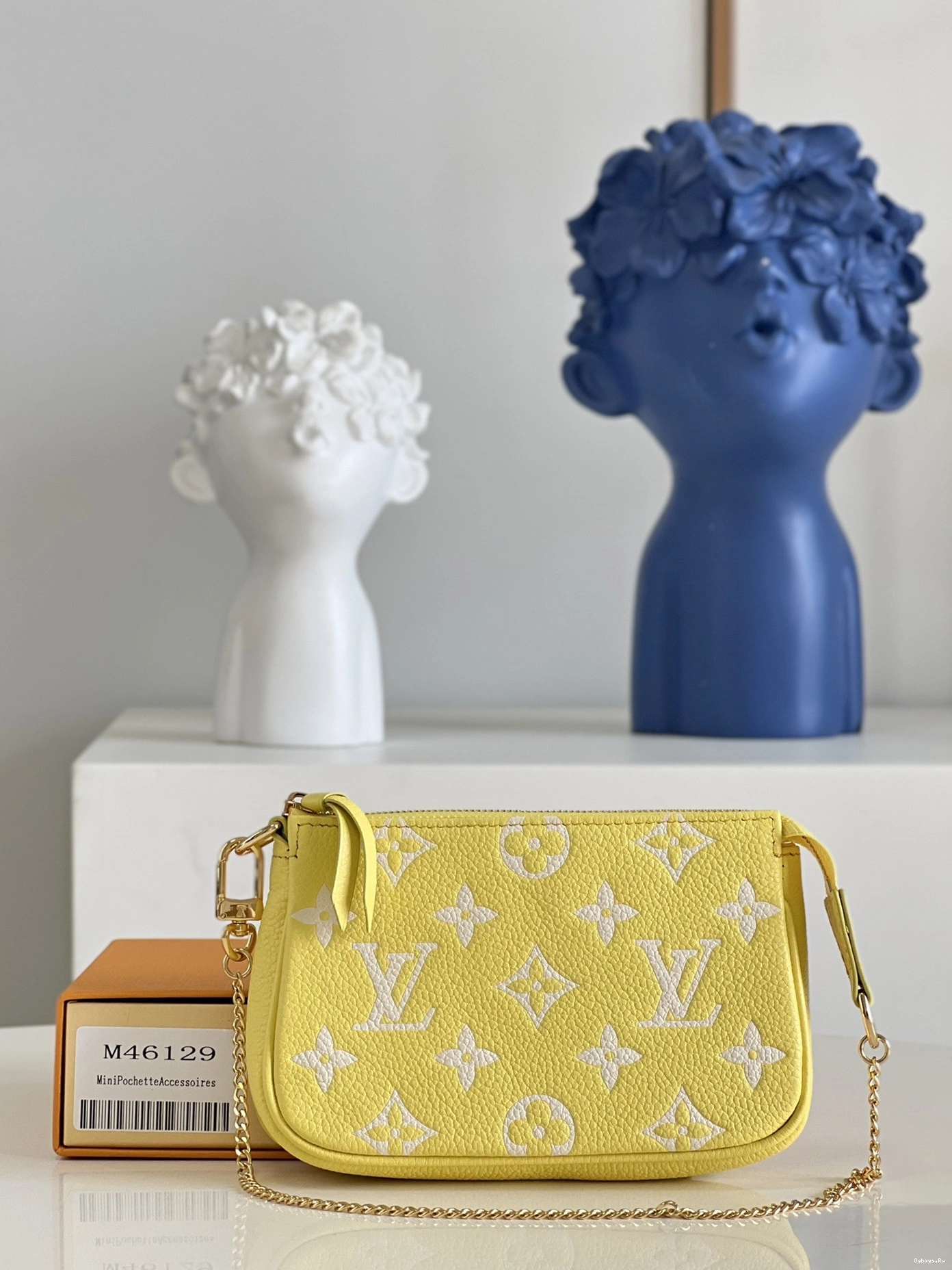 VUITTON POCHETTE ACCESSOIRES MINI LOUIS 0122